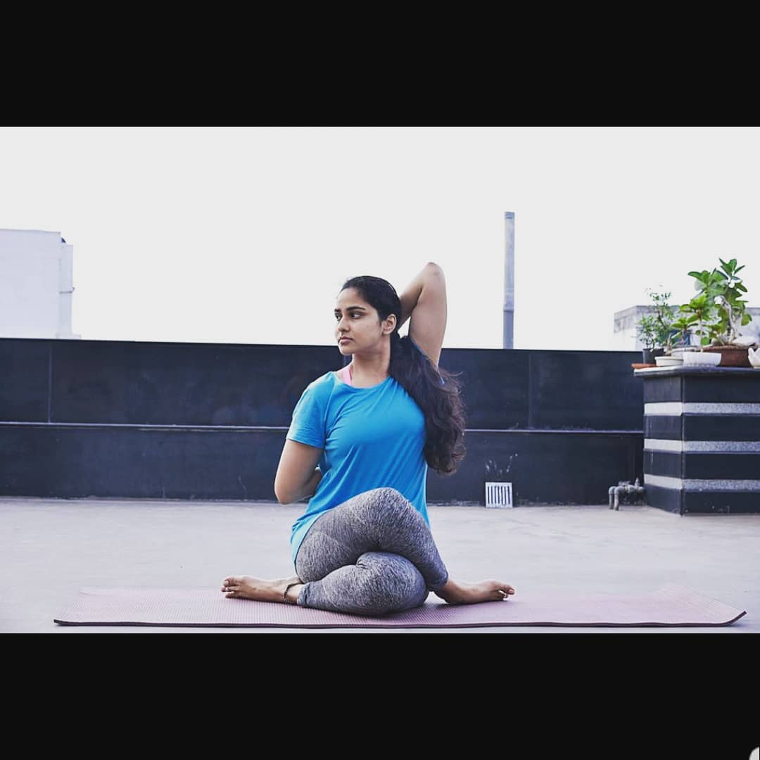 Zee Telugu Tv Anchor Kasi Annapurna Yoga Fitness Workout Pics